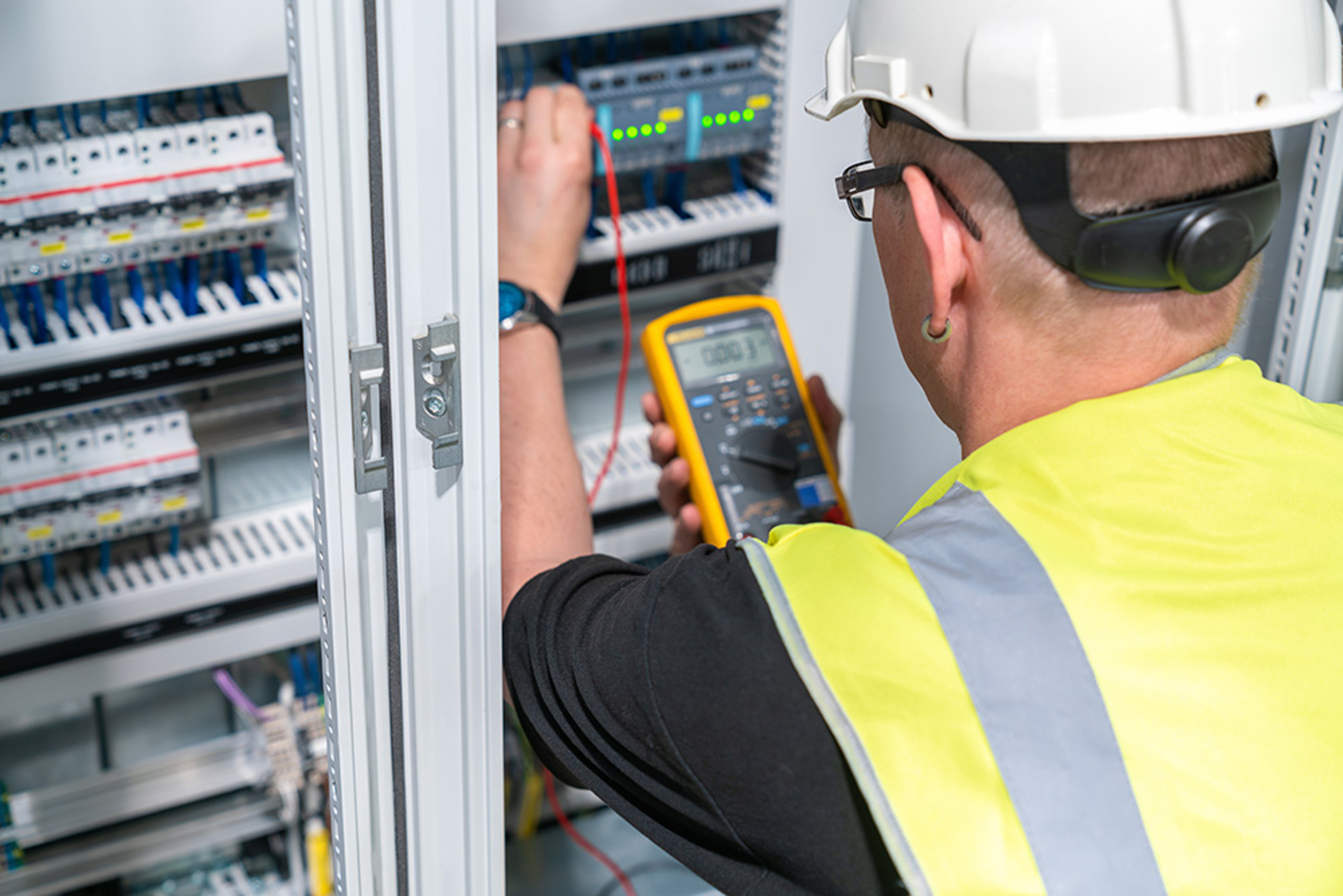 Elektroanlagen-Kontrolle bei EKT Elektro und Kommunikationstechnik Heß GmbH in Borna
