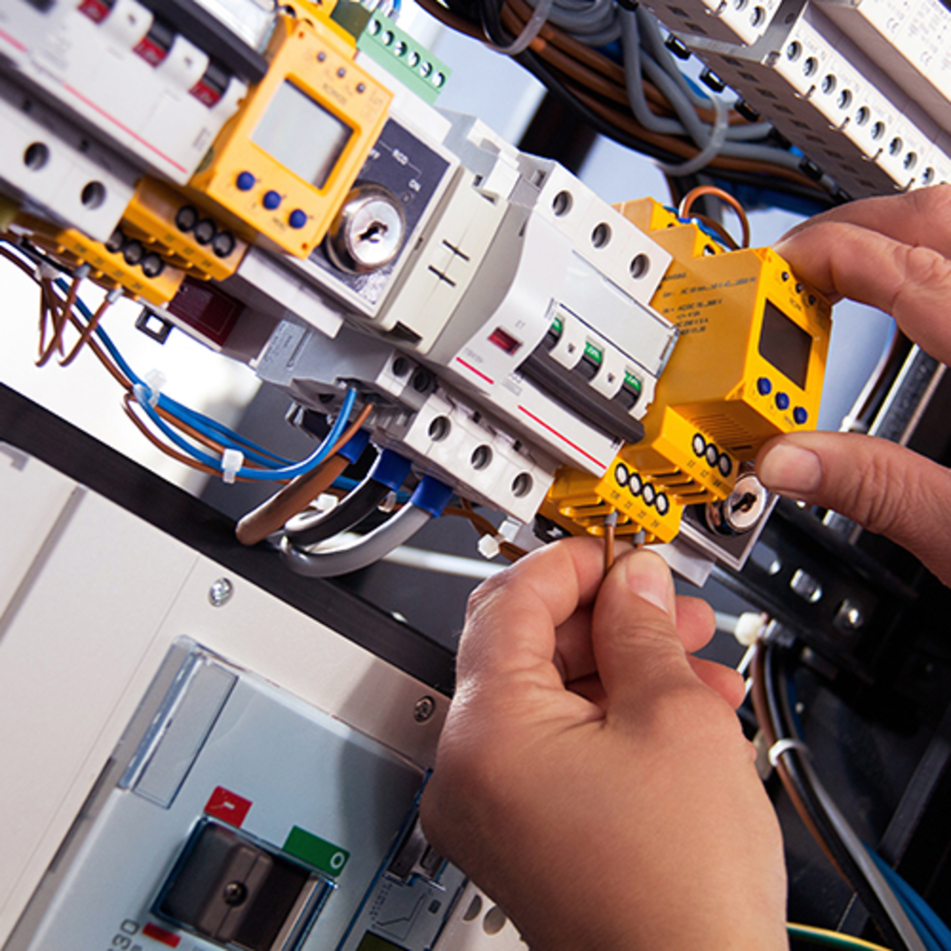 Elektroinstallation bei EKT Elektro und Kommunikationstechnik Heß GmbH in Borna