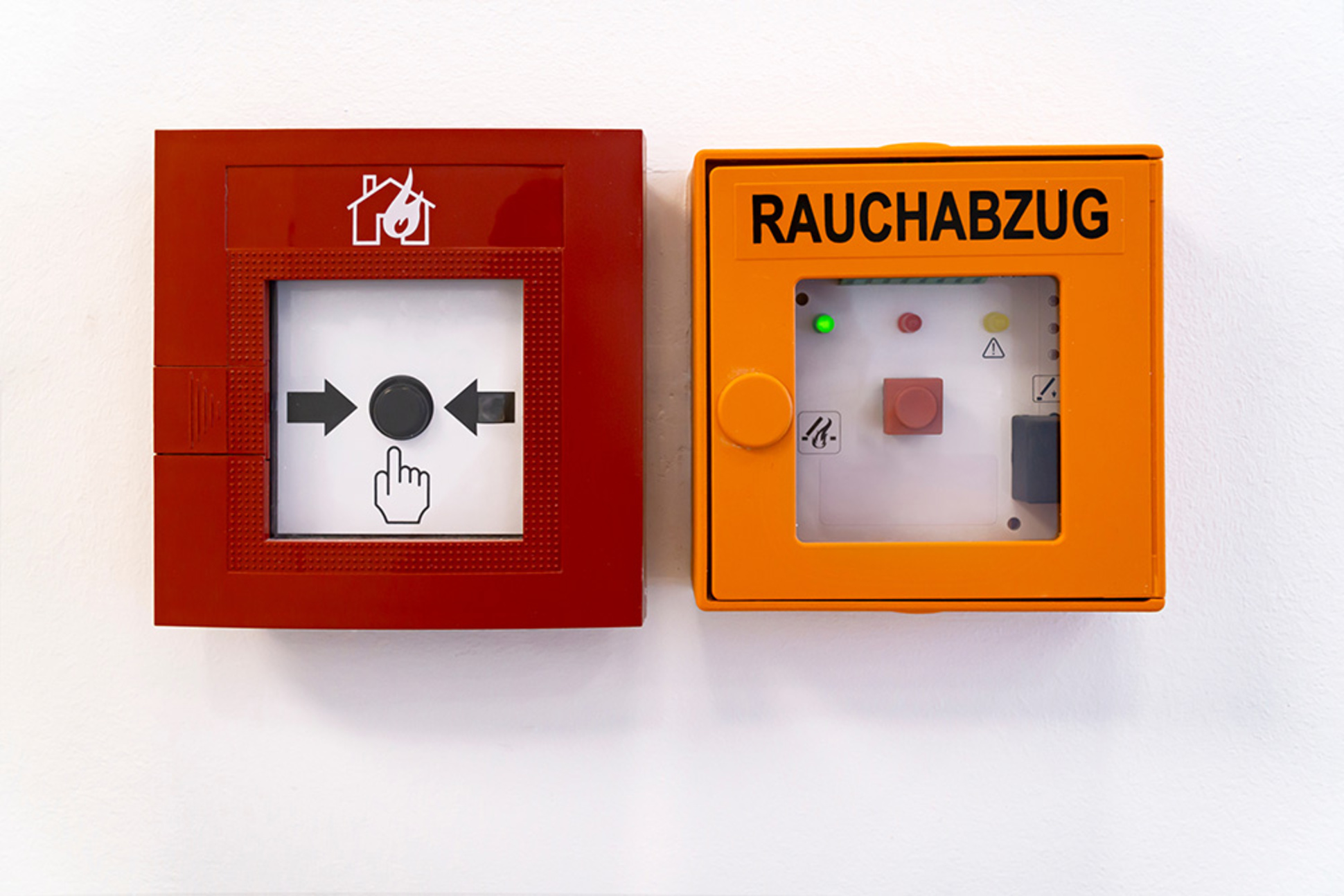 Rauchwärme&shy;abzug bei EKT Elektro und Kommunikationstechnik Heß GmbH in Borna